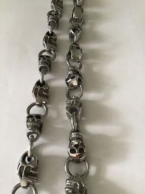 SKULL NECKLACE 25inch